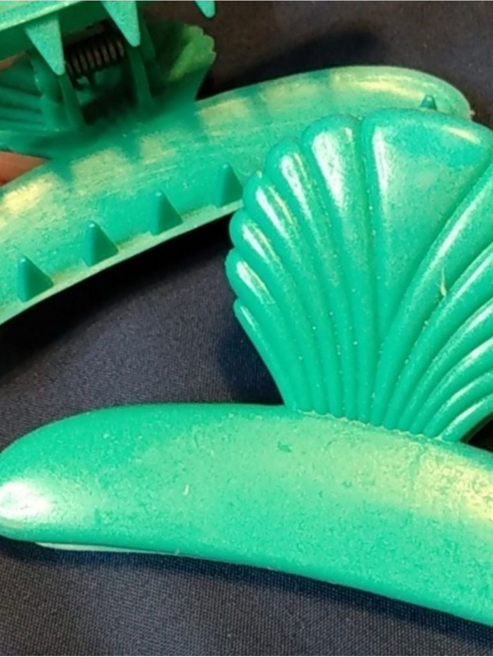 Assorted Colorful Vintage Hair Combs and Clips - Picture 5 of 8